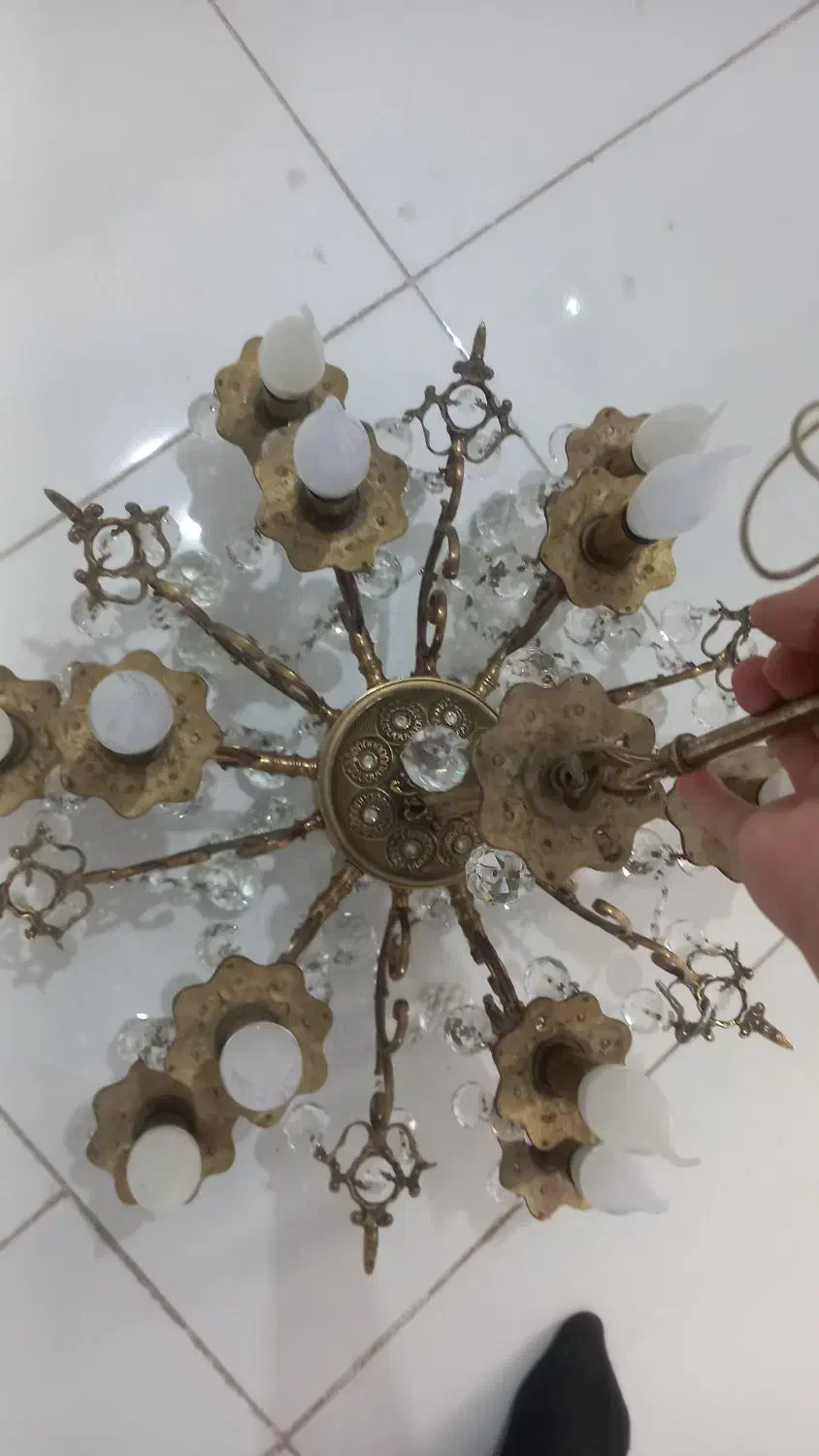 لوستر برنزاصل ۶شاخه و ۱۲ شعله همراه ۱۲ لامپ اشکی.|لوستر و چراغ آویز|سنقر, |دیوار