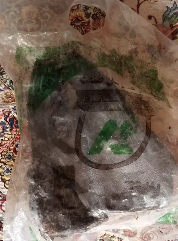 پوتین|کیف، کفش، کمربند|ایوان, |دیوار