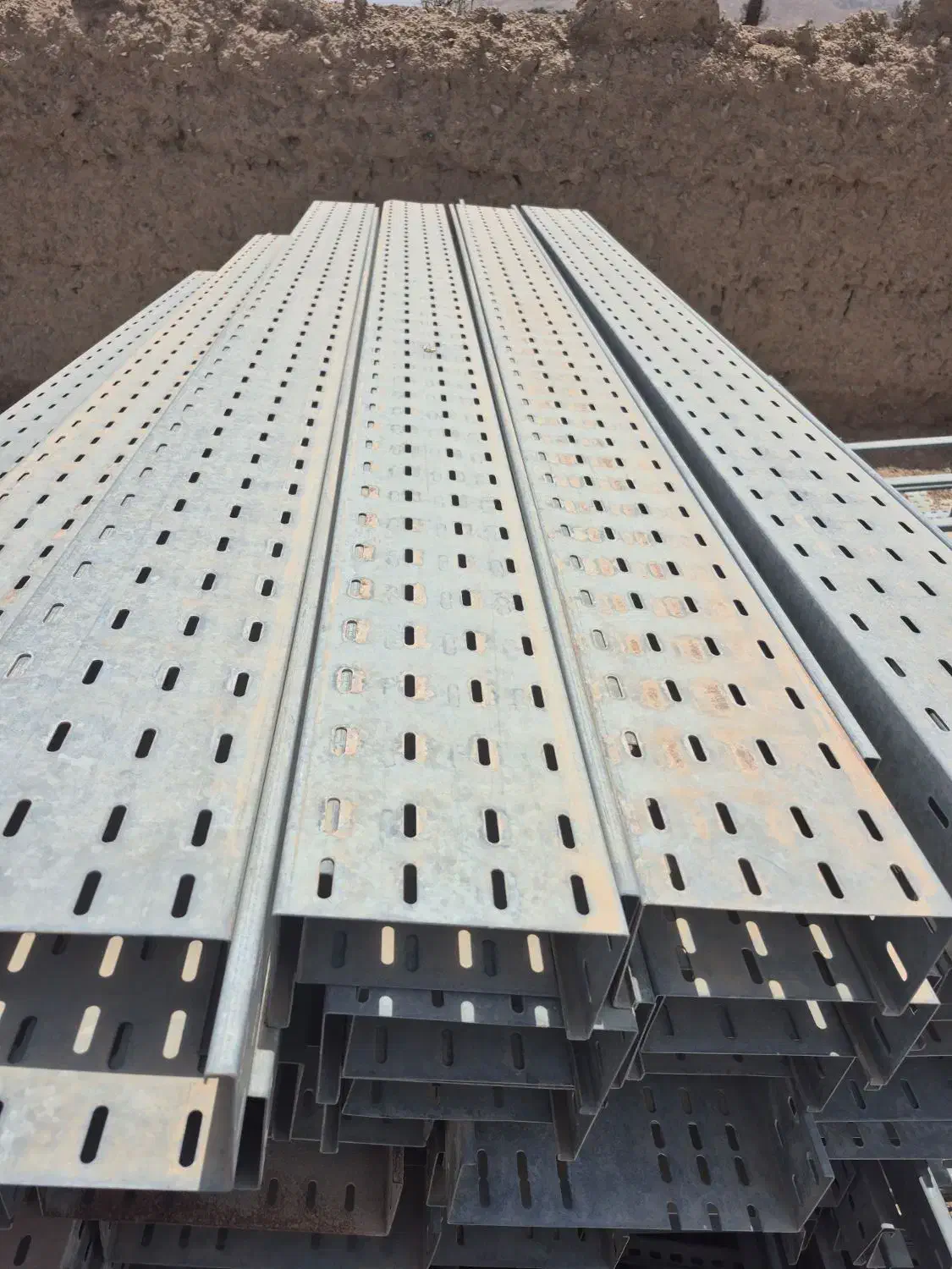 فروش سینی کابل نردبان و اتصالات جانبی مازاد پروژه|مصالح و تجهیزات ساختمان|اصفهان, هوانیروز|دیوار