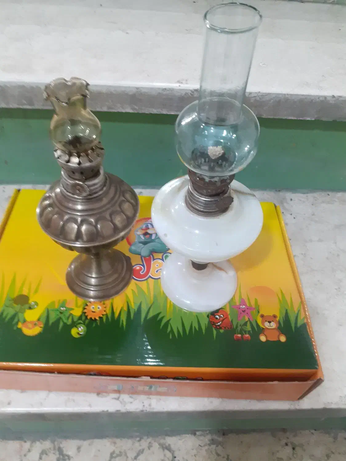 علاءالدین نفتی قدیمی|کلکسیون اشیاء عتیقه|مشهد, نیروی هوایی|دیوار