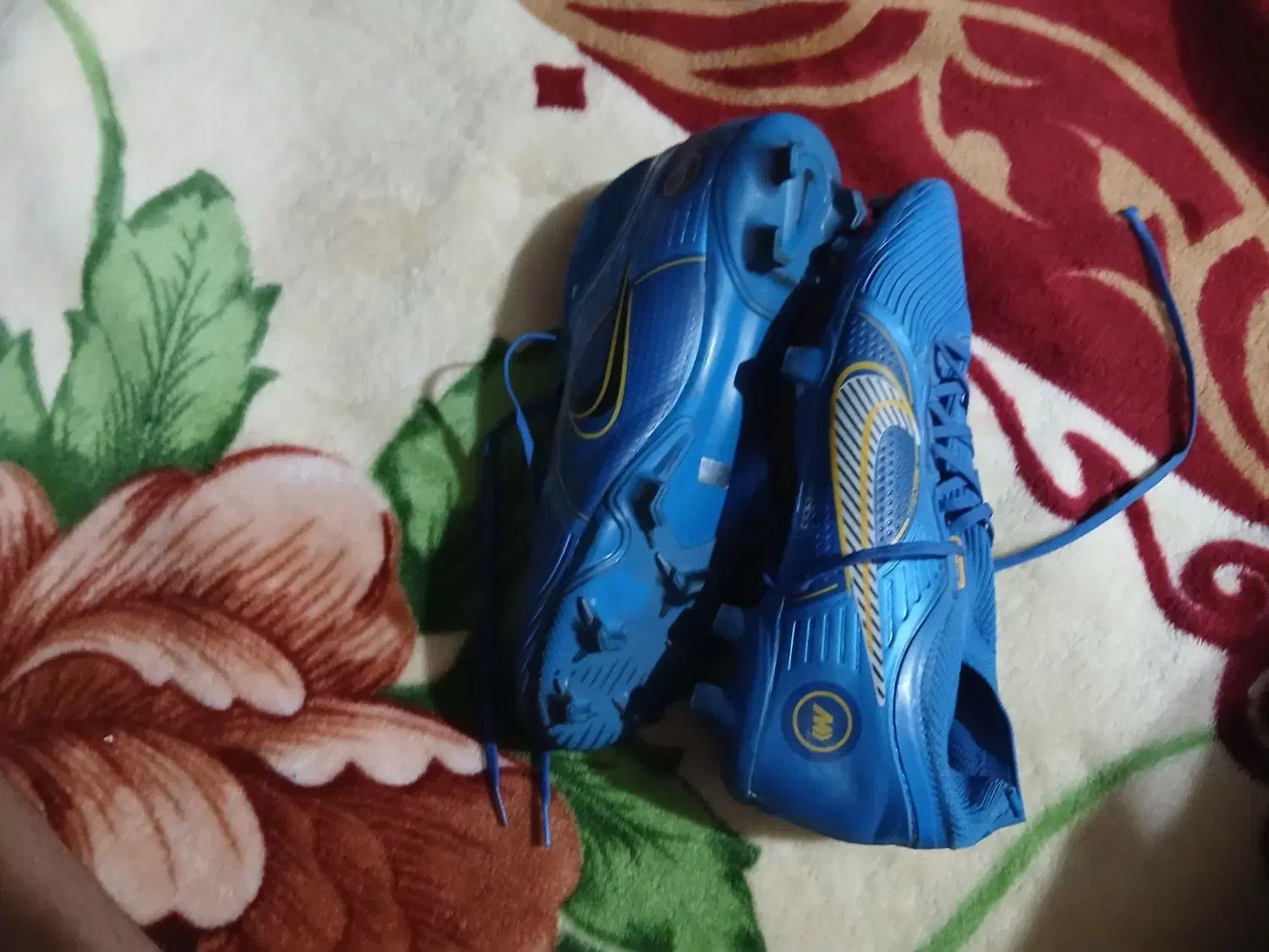 کفش|ورزش‌های توپی|قرق, |دیوار