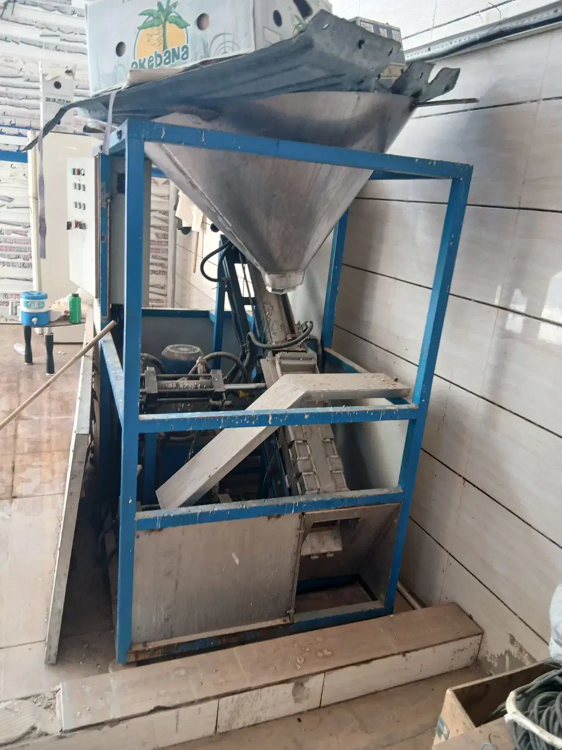 یخ ساز پولکی کمپکتور یا دستگاه پرس قالب یخ پودری|ماشین‌آلات صنعتی|ایلام, |دیوار