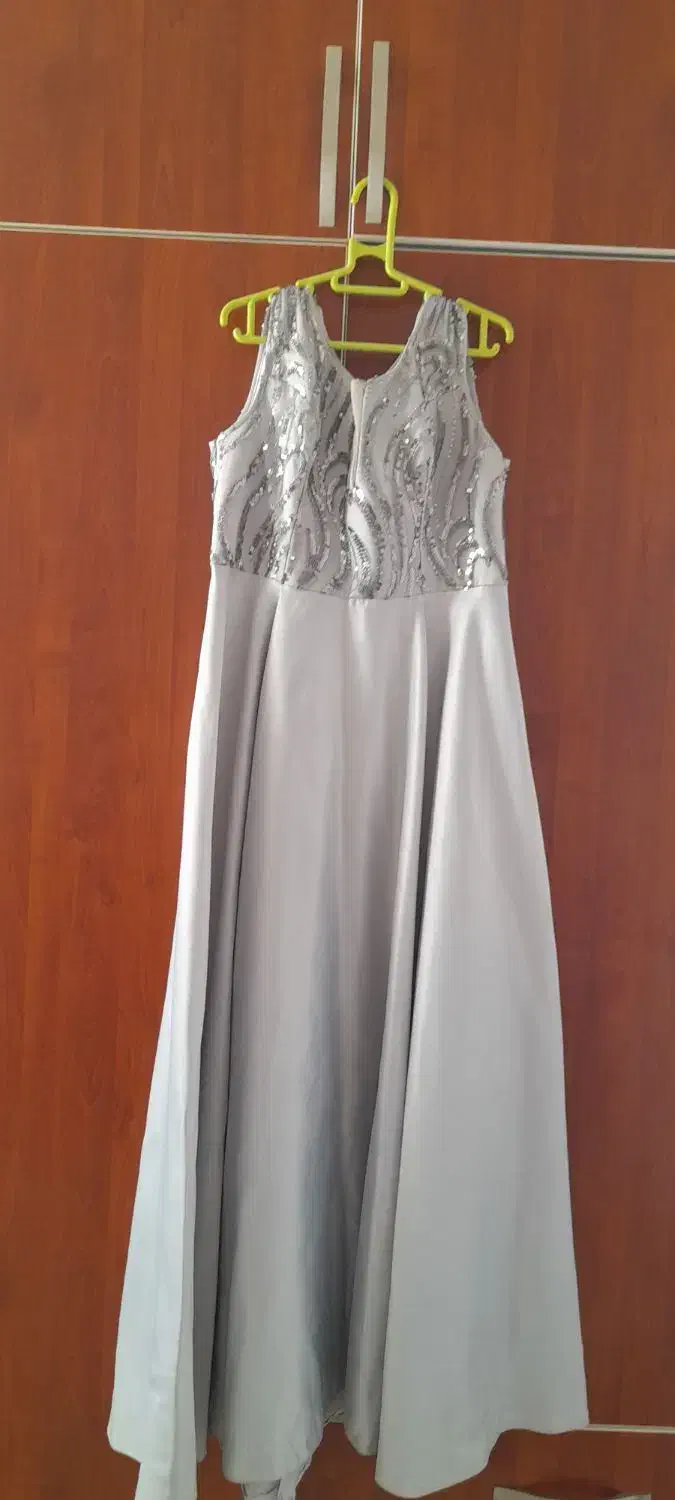 لباس مجلسی|لباس|شاهین دژ, |دیوار