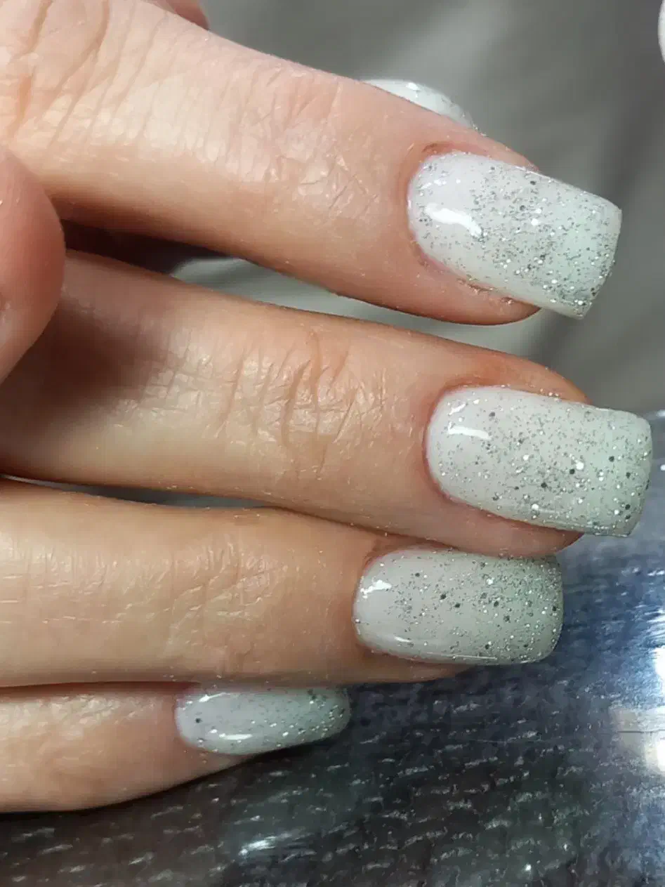 کاشت ناخن ۲۴۹|خدمات آرایشگری و زیبایی|بجنورد, |دیوار