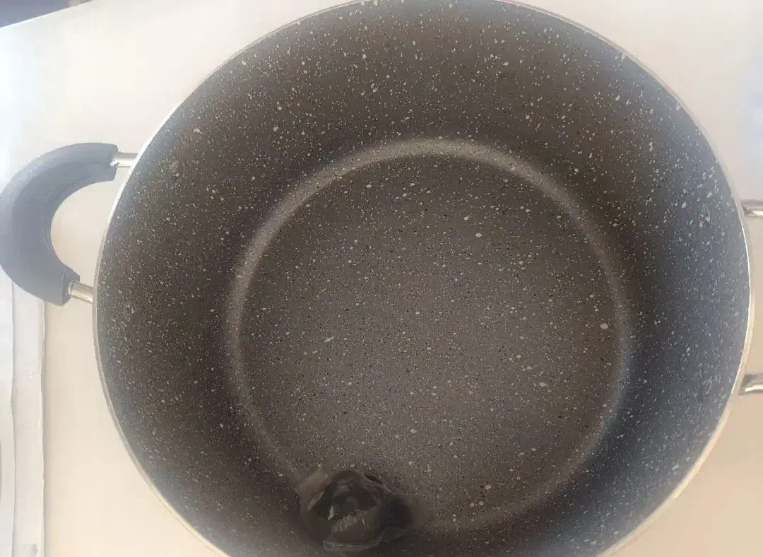 قابلمه گرانیت سایز۳۰|ظروف پخت‌وپز|دهگلان, |دیوار