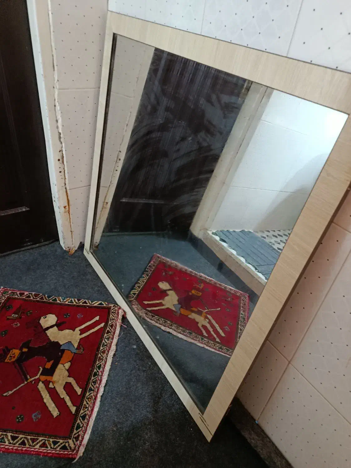 اینه بزرگ با قاب دور|آینه|مرودشت, بیست متری بیمارستان|دیوار