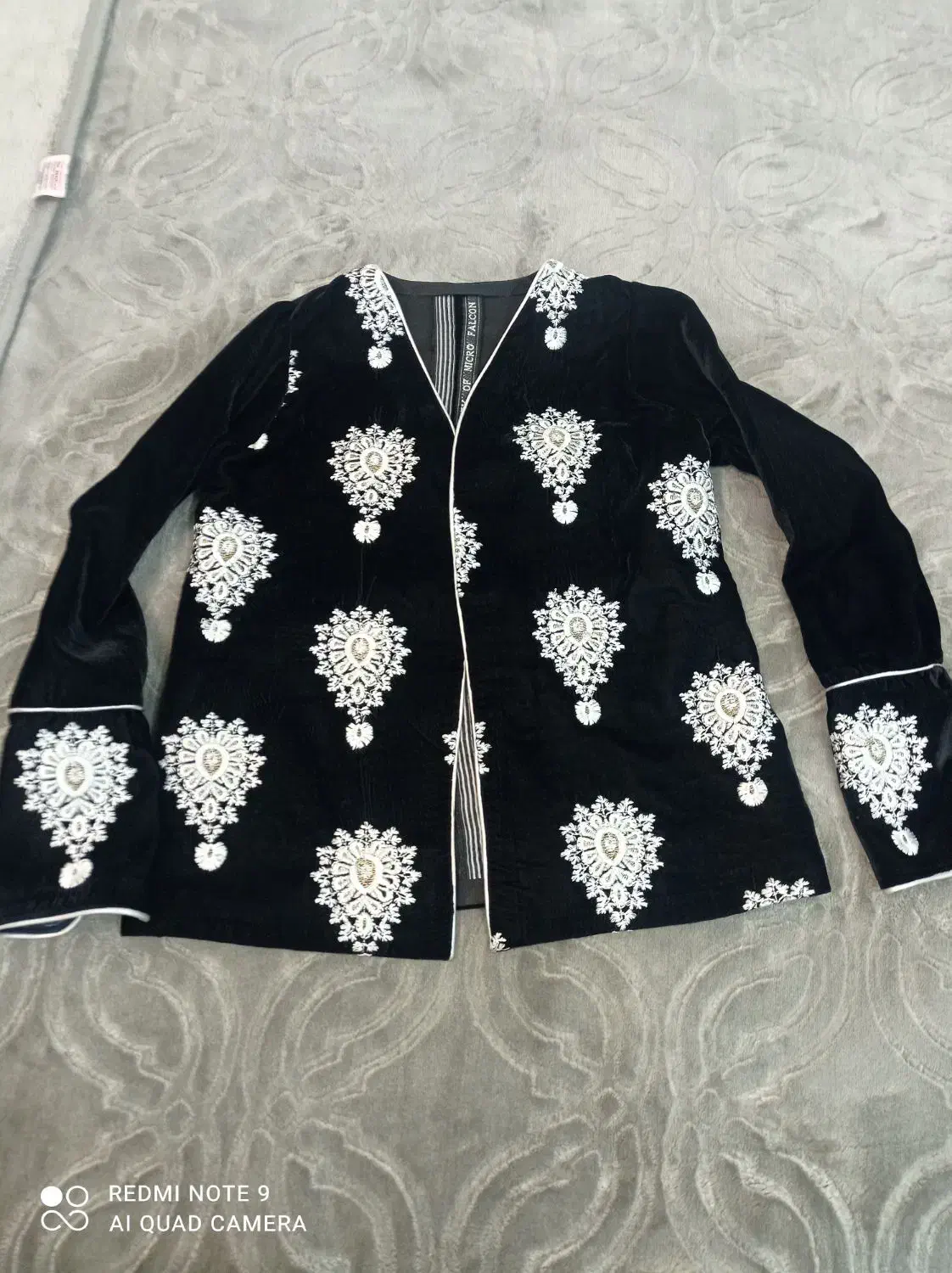 کت و شلوار مخمل دخترونه در حد نو|لباس|گلبهار, شهر جدید گلبهار|دیوار