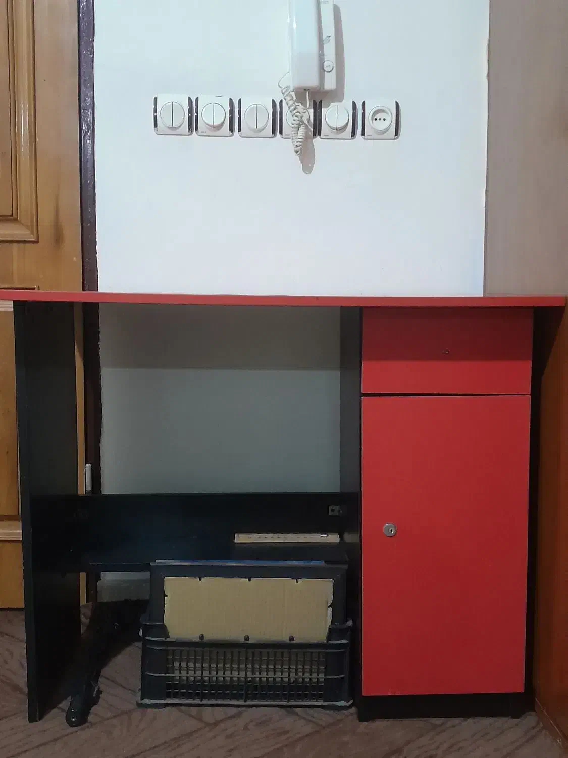 میز تحریر|میز تحریر و کامپیوتر|اردبیل, |دیوار