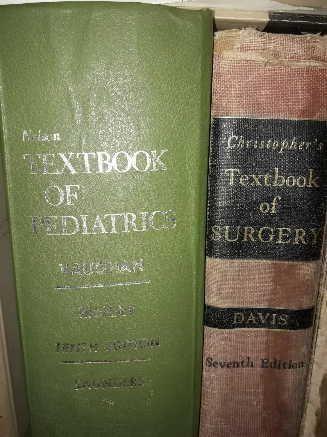 تعدادی کتاب دانشگاهی رشته پزشکی دهه ۴۰ و ۵۰|کتاب و مجله آموزشی|گنبد کاووس, |دیوار