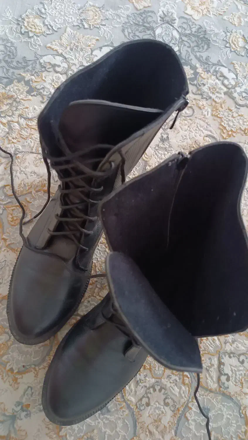 پوتین|کیف، کفش، کمربند|شیروان (خراسان), |دیوار