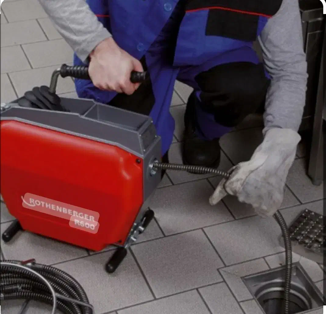 تخلیه چاه و بازکردن لوله فاضلاب|خدمات پیشه و مهارت|کلاچای, |دیوار