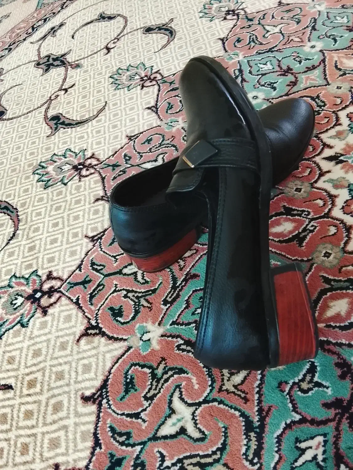 کفش|کیف، کفش، کمربند|یاسوج, |دیوار