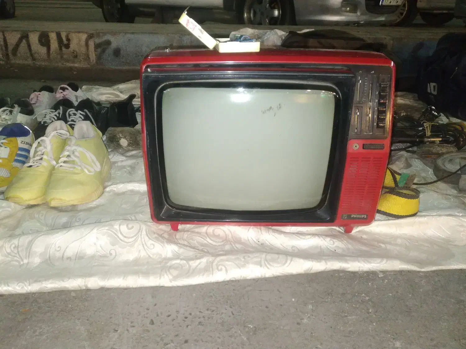 تلویزیون سیاه وسفید|تلویزیون و پروژکتور|بندر امام خمینی, |دیوار