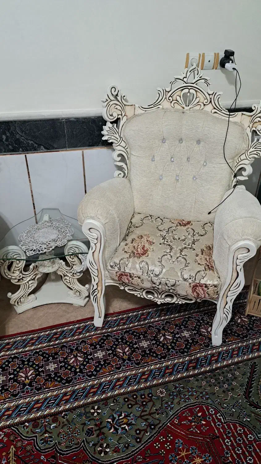 مبل ۹ نفره تمیز|مبلمان خانگی و میز عسلی|هشتگرد, شهرک بعثت|دیوار