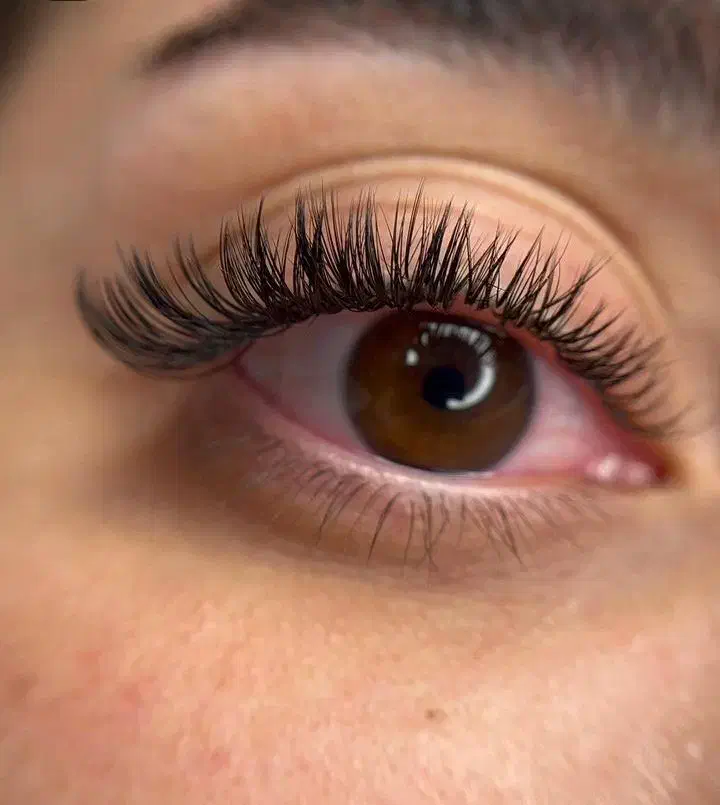 اکستنشن مژه و لیفت مژه به مناسبت شب یلدا|خدمات آرایشگری و زیبایی|بروجن, |دیوار