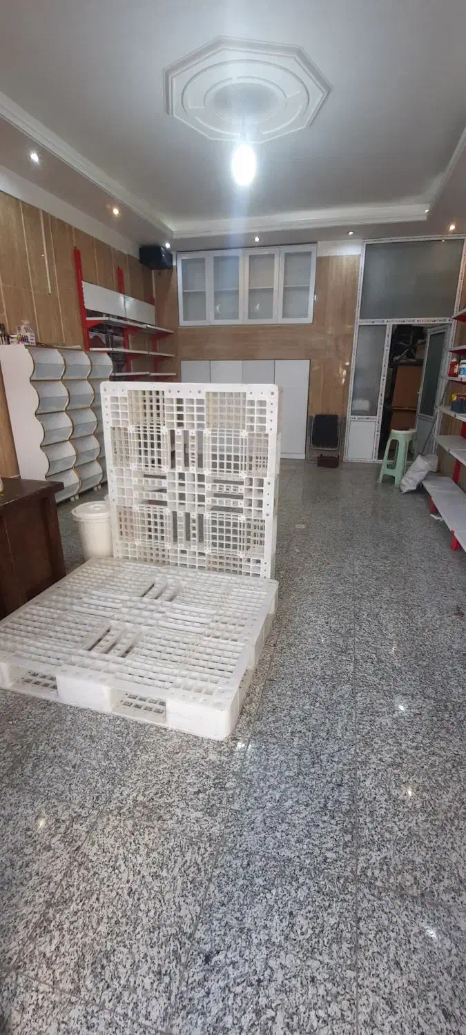 پالت، قفسه،استند،ترازو، پرده نایلونی و میز|فروشگاه و مغازه|اندیشه, اندیشه فاز ۳|دیوار