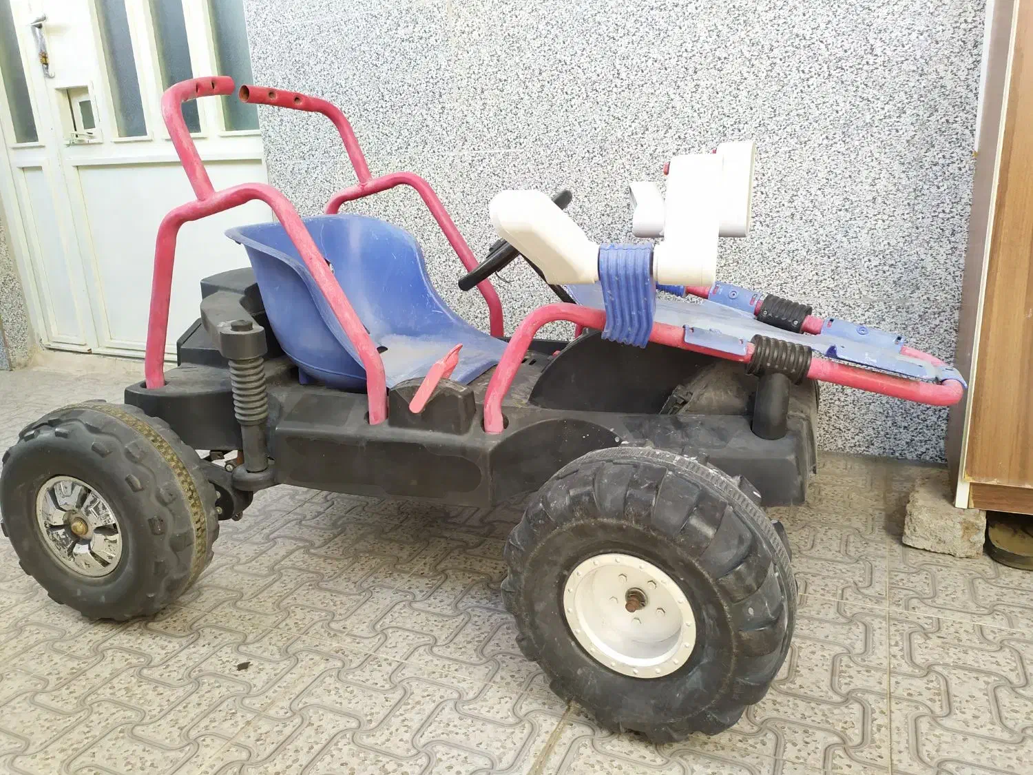 ماشین شارژی دو موتوره|اسباببازی بچه|خرمآباد, |دیوار