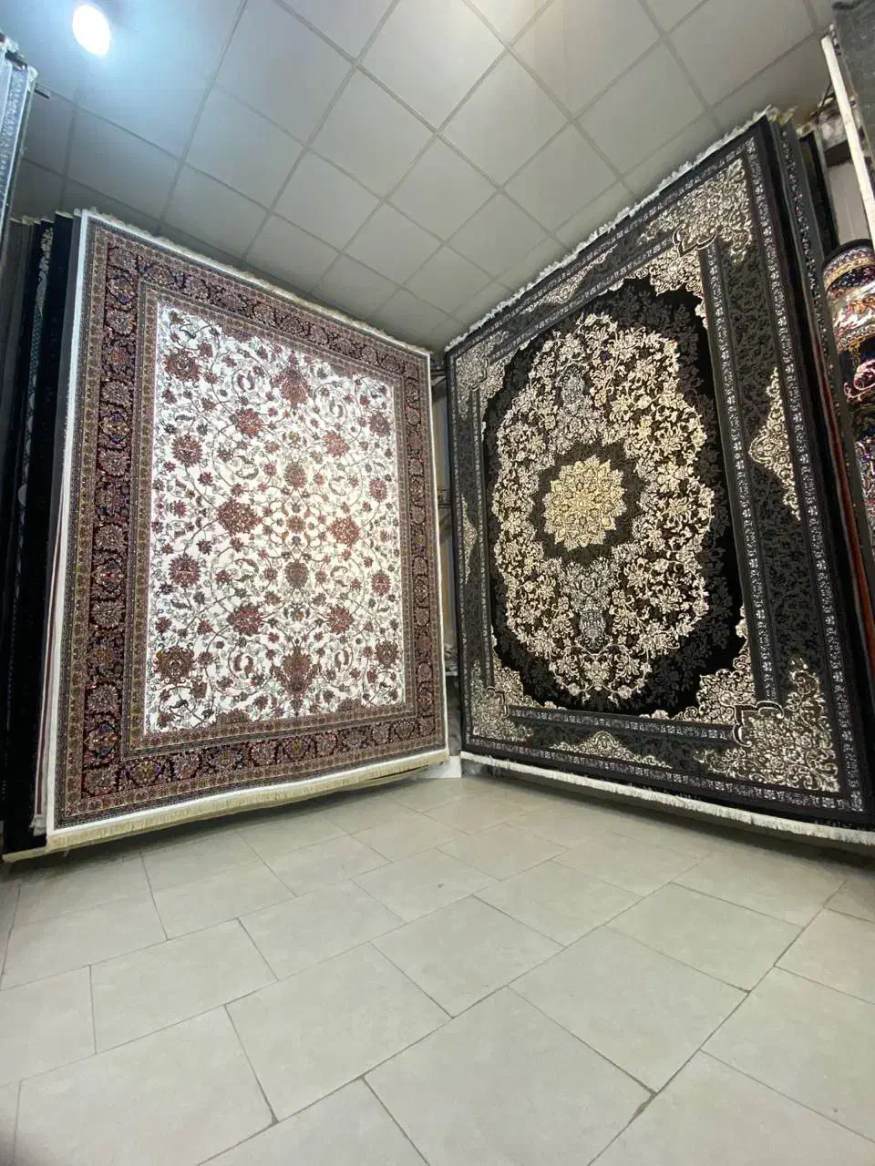 فرش تربت جام|فرش|تربت جام, مطهری|دیوار