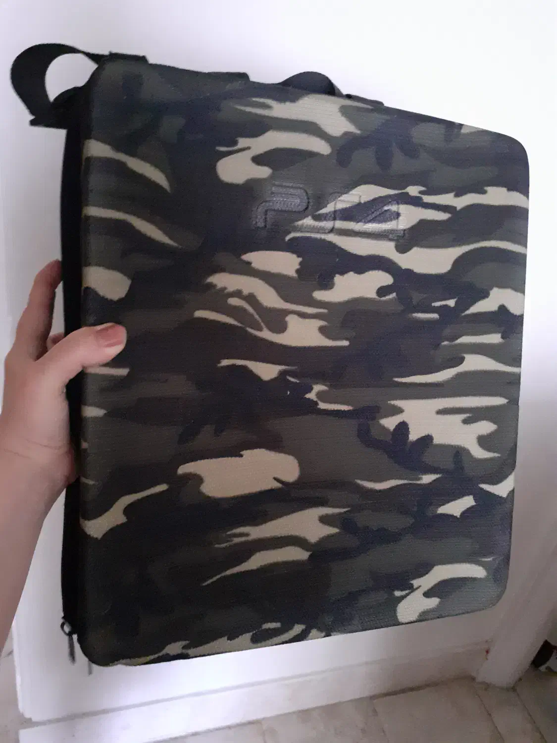 کیف ps4|کنسول، بازی ویدئویی و آنلاین|اصفهان, کوی ولی عصر|دیوار