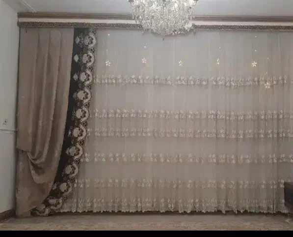 پرده حریر ترک گل برجسته با والن مخمل و نگین دوزی|پرده، رانر، رومیزی|هشتگرد, هشتگرد قدیم|دیوار