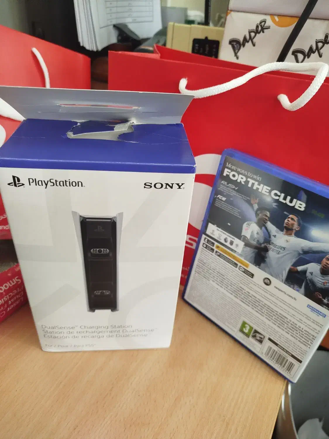 فروش شارژر و دیسک فوتبال PS5|کنسول، بازی ویدئویی و آنلاین|تهران, مینی‌سیتی (شهرک نفت)|دیوار