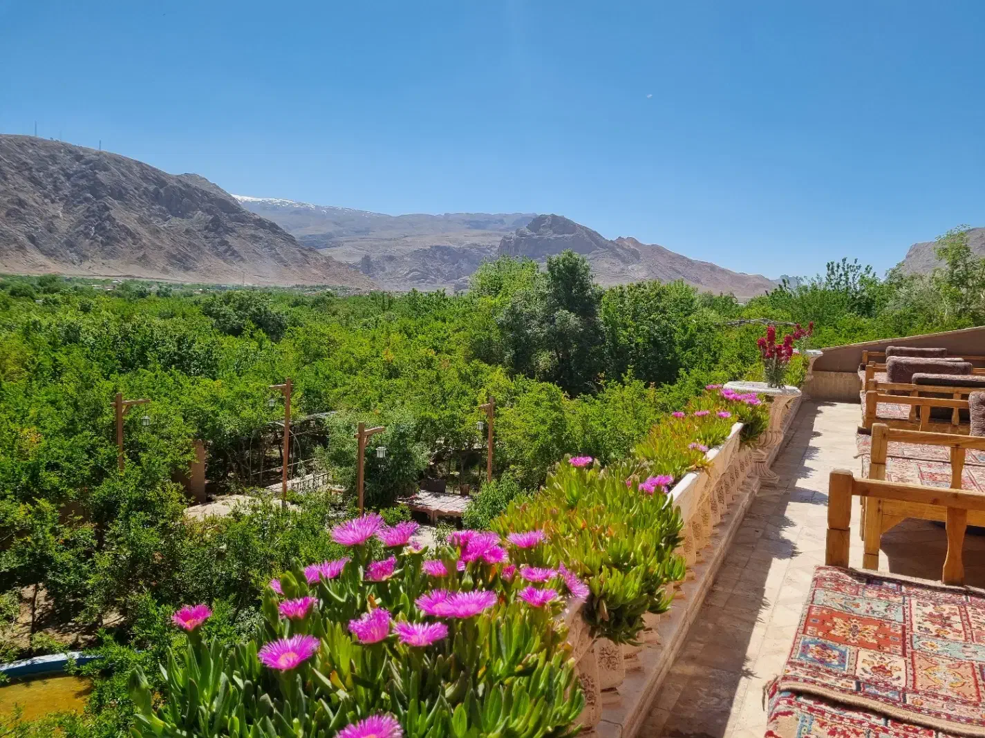 رستوران ناربن|استخدام خدمات فروشگاه و رستوران|تفت, |دیوار