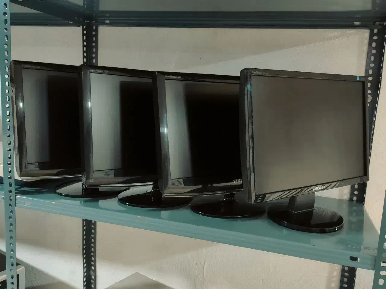 انواع مانیتور|قطعات و لوازم جانبی رایانه|بروجرد, |دیوار