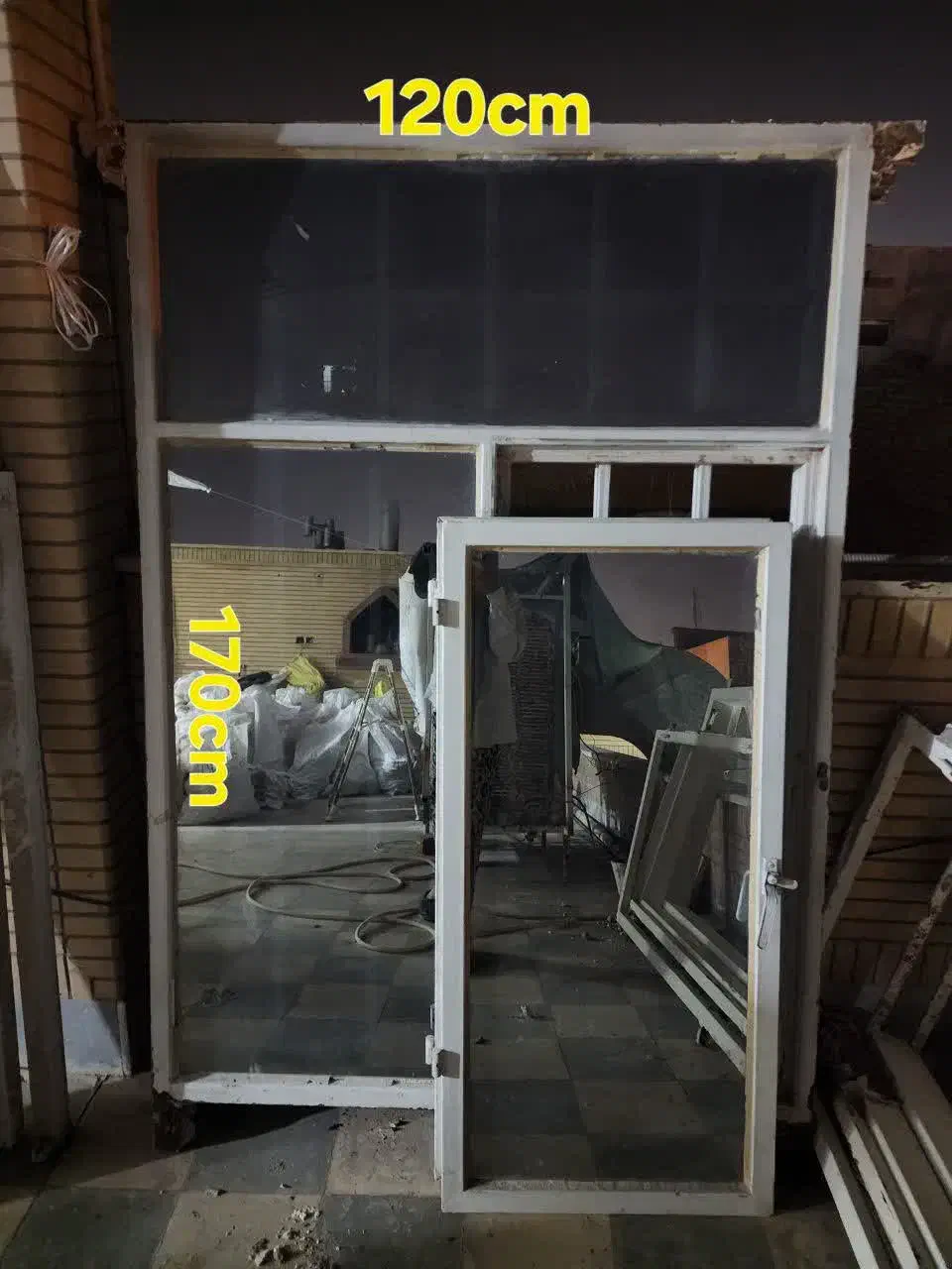 در چوبی و پنجره آهنی|مصالح و تجهیزات ساختمان|کاشان, پشت شهربانی|دیوار