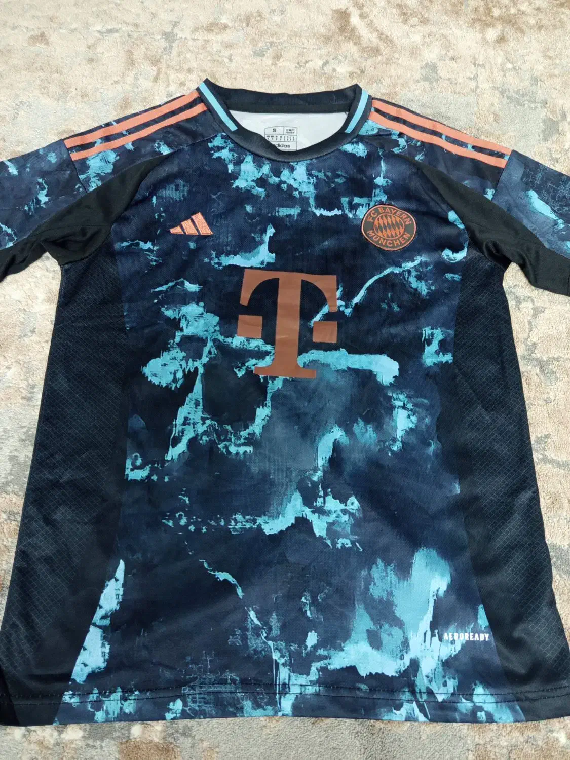 لباس ورزشی|تجهیزات ورزشی|قم, سراجه (۱۵ خرداد)|دیوار