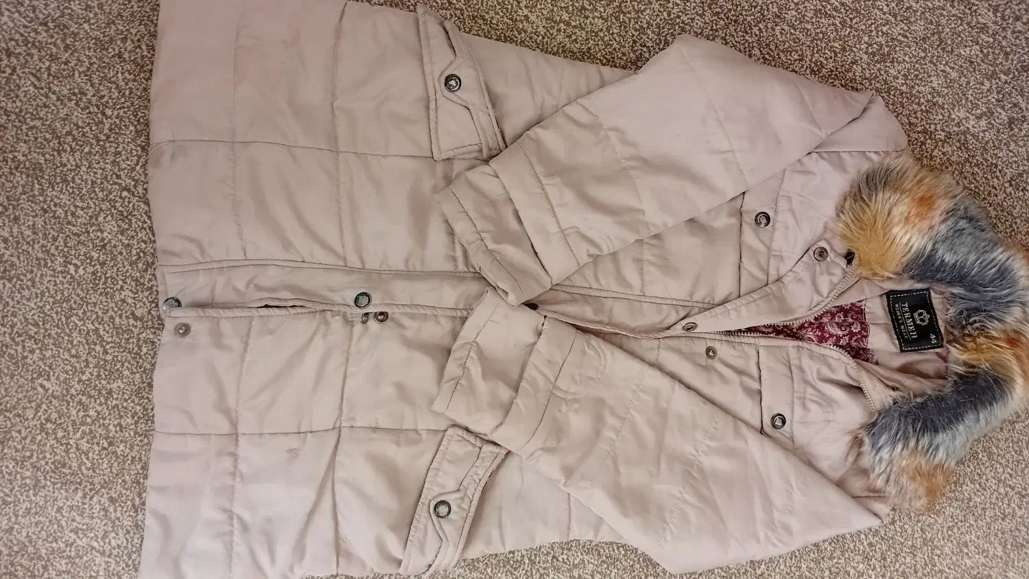 کاپشن تمیز وسالم|لباس|آبیک, |دیوار