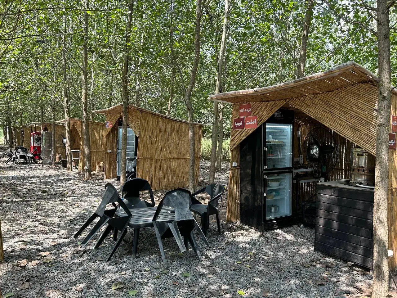 اقامتگاه چوبی، درآغوش جنگل سبز|فروش خانه و ویلا|چادگان, |دیوار