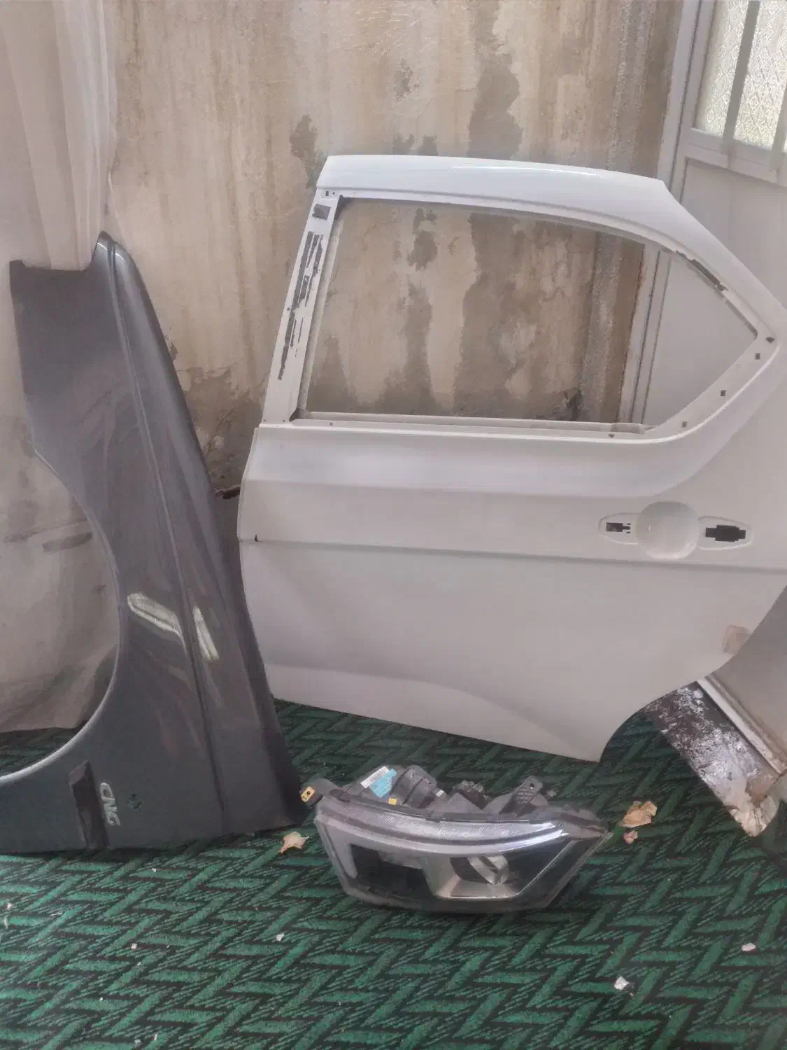 درعقب چپ دنا پلاس بدون رنگ گلگیرجلوی پژو چپ بی رنگ|قطعات یدکی و لوازم جانبی|رزن, |دیوار