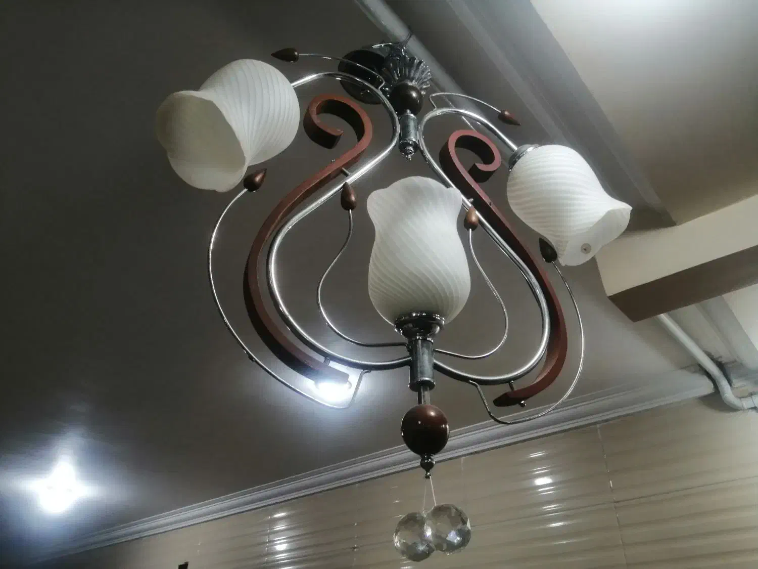 لوستر خارجی سالم بدون ضربه|لوستر و چراغ آویز|شوشتر, |دیوار