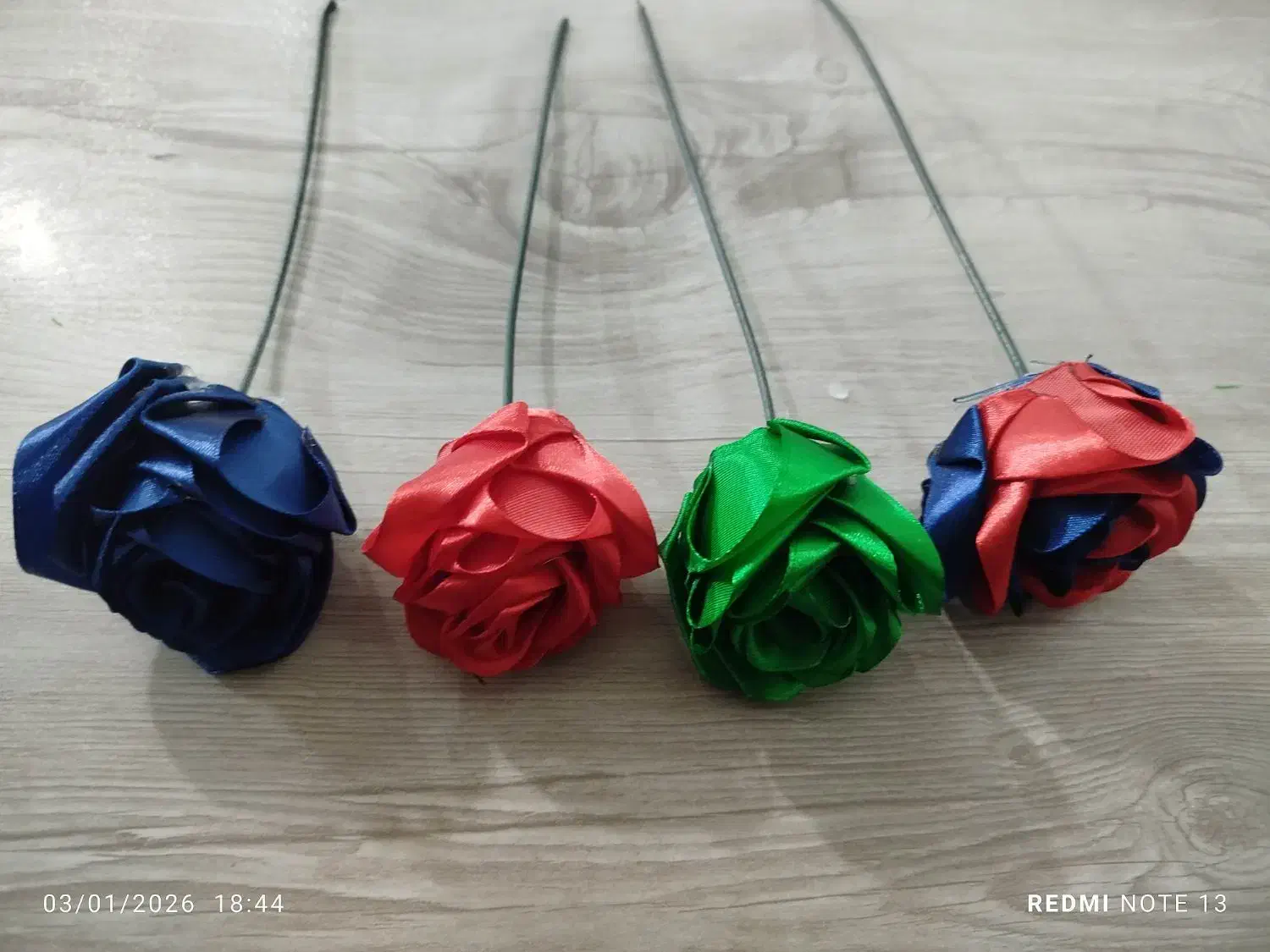 شاخه گل ربانی|گل مصنوعی|قم, حقیقت|دیوار