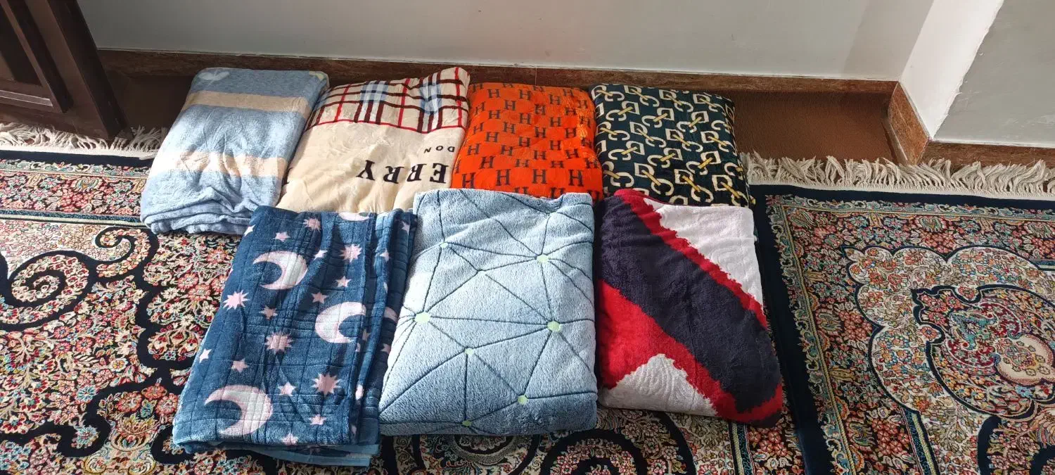 پتو|رختخواب، بالش، پتو|کلاله, |دیوار