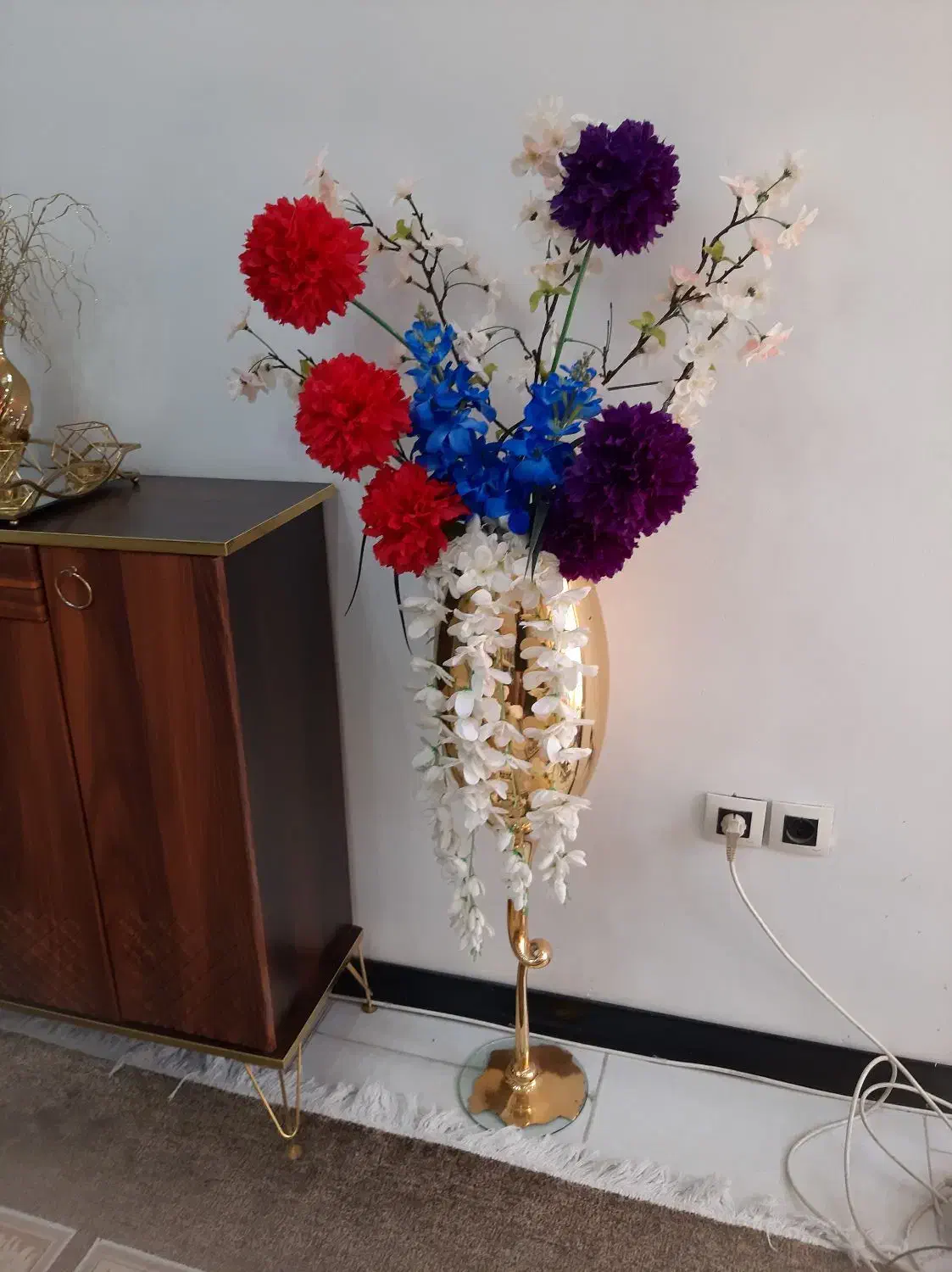 گل و گلدان|گل مصنوعی|بومهن, |دیوار