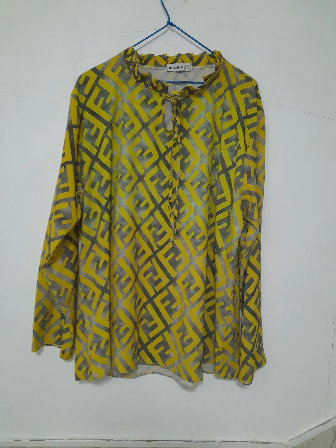 لباس در حد نو،ساییز ۵۰،۵۲ و۵۴ میخوره|لباس|گلپایگان, |دیوار