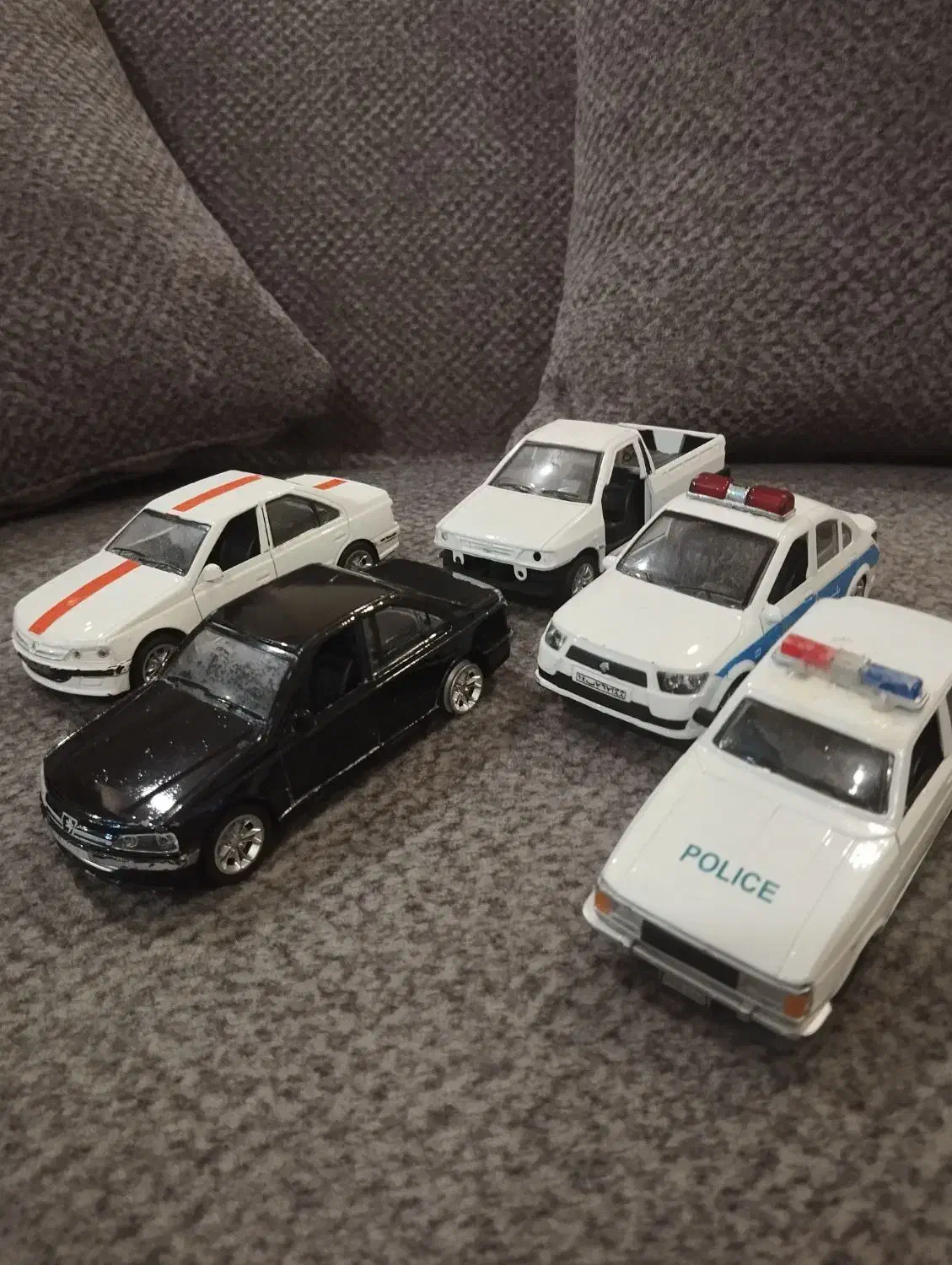 5 عدد ماکت فلزی (نیمه خراب)|اسباب‌‌بازی|اهواز, کیانپارس |دیوار