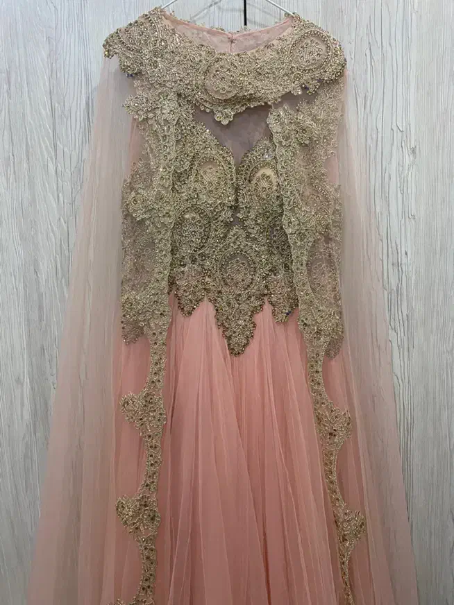 لباس مجلسی|لباس|رشت, سعدی (تختی)|دیوار