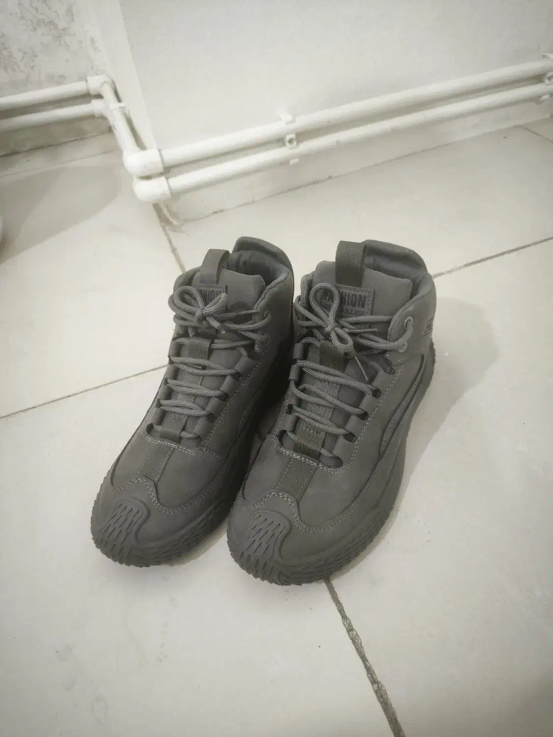 ۶ جفت کفش سایز ۴۲|کیف، کفش، کمربند|خوی, |دیوار