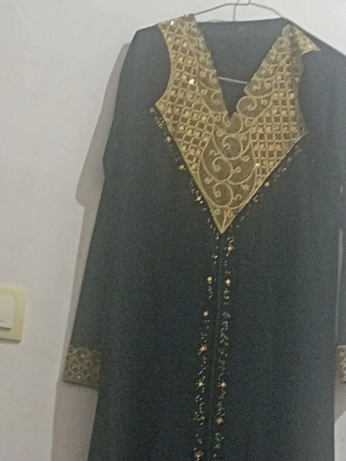 مانتو عراقی بلند|لباس|دماوند, دماوند|دیوار