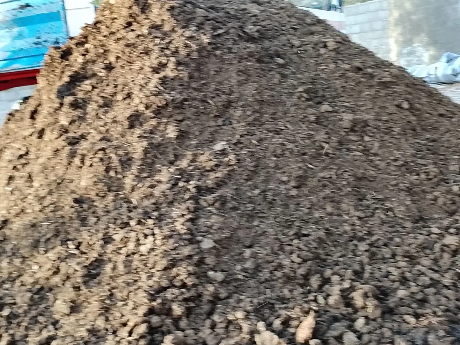 پخش کود حیوانی گاوی خالص|خدمات باغبانی و درختکاری|بم, |دیوار