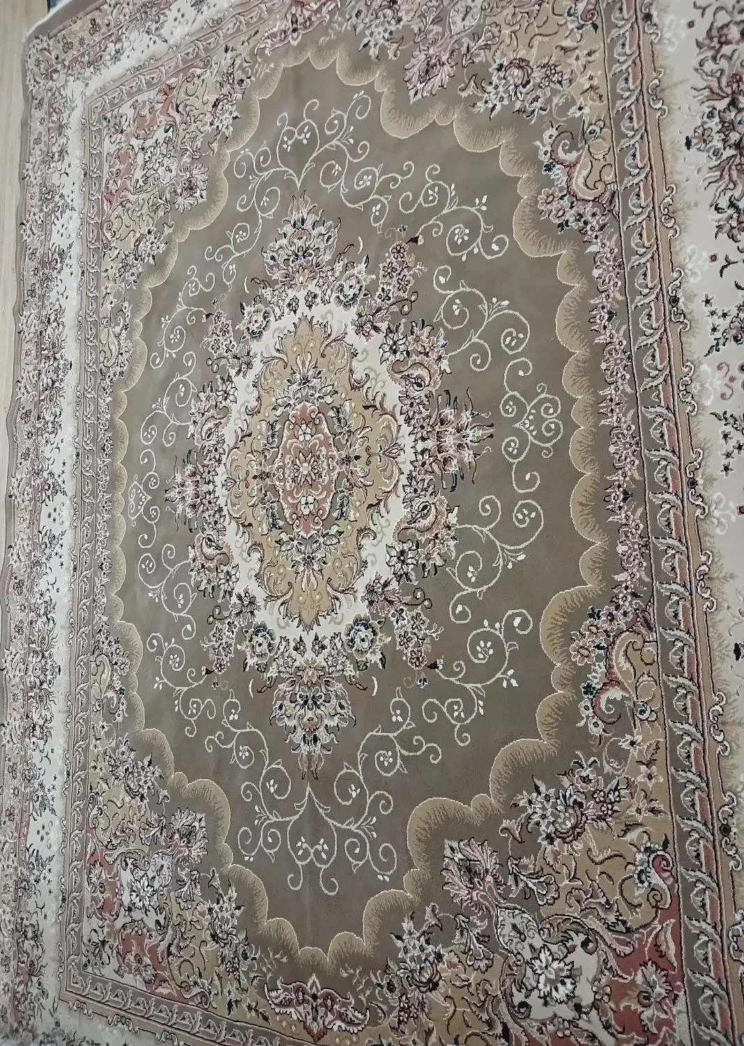 یک عدد قالی ۹متری|فرش|گنبد کاووس, |دیوار