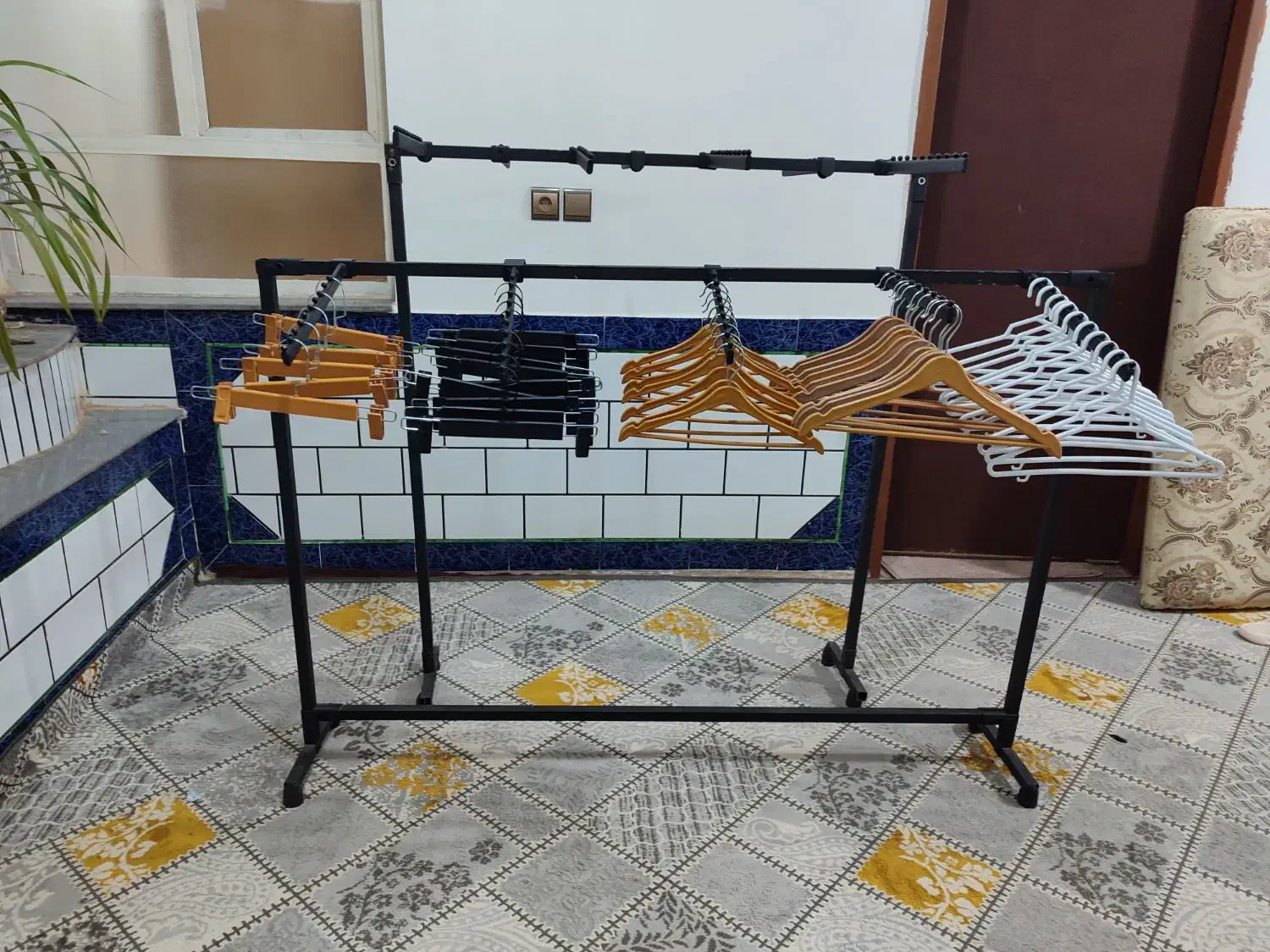 چوب لباسی و مانکن و رگال|فروشگاه و مغازه|دزفول, |دیوار