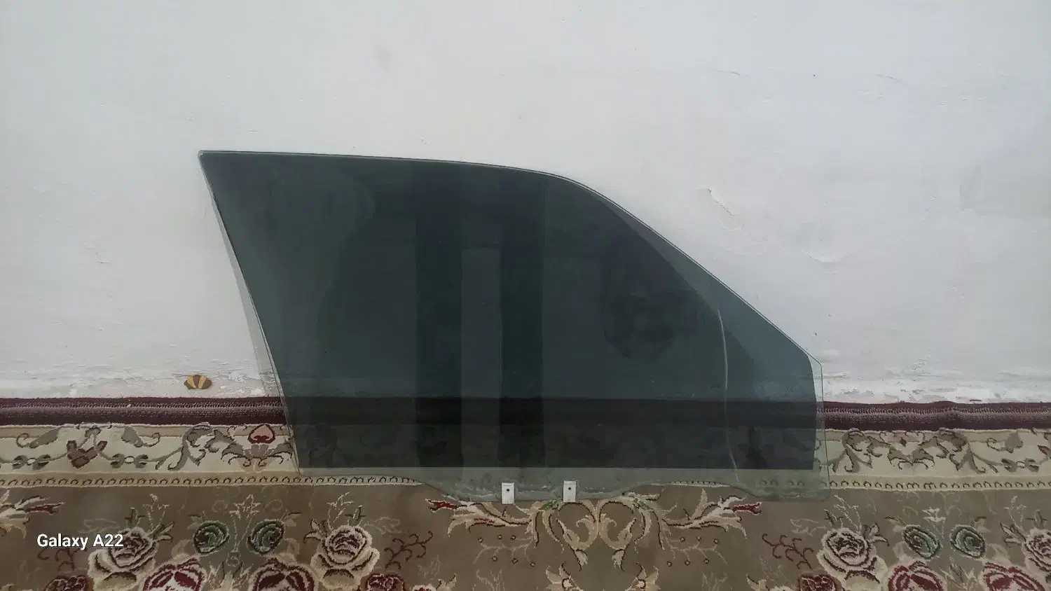 شیشه بغل پرایدسمت راننده‌ستون و درسمت راننده‌قرمز|قطعات یدکی و لوازم جانبی|نسیم‌شهر, |دیوار