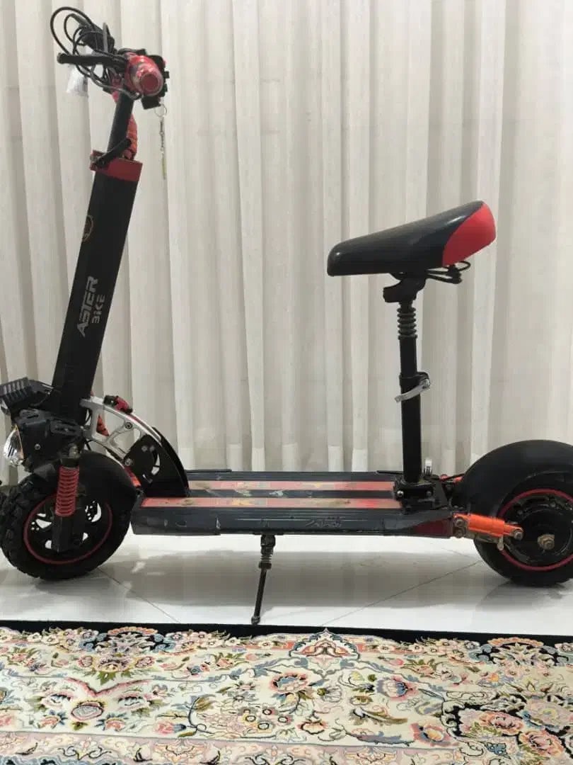 اسکوتر برقی|دوچرخه، اسکیت، اسکوتر|تخت, |دیوار