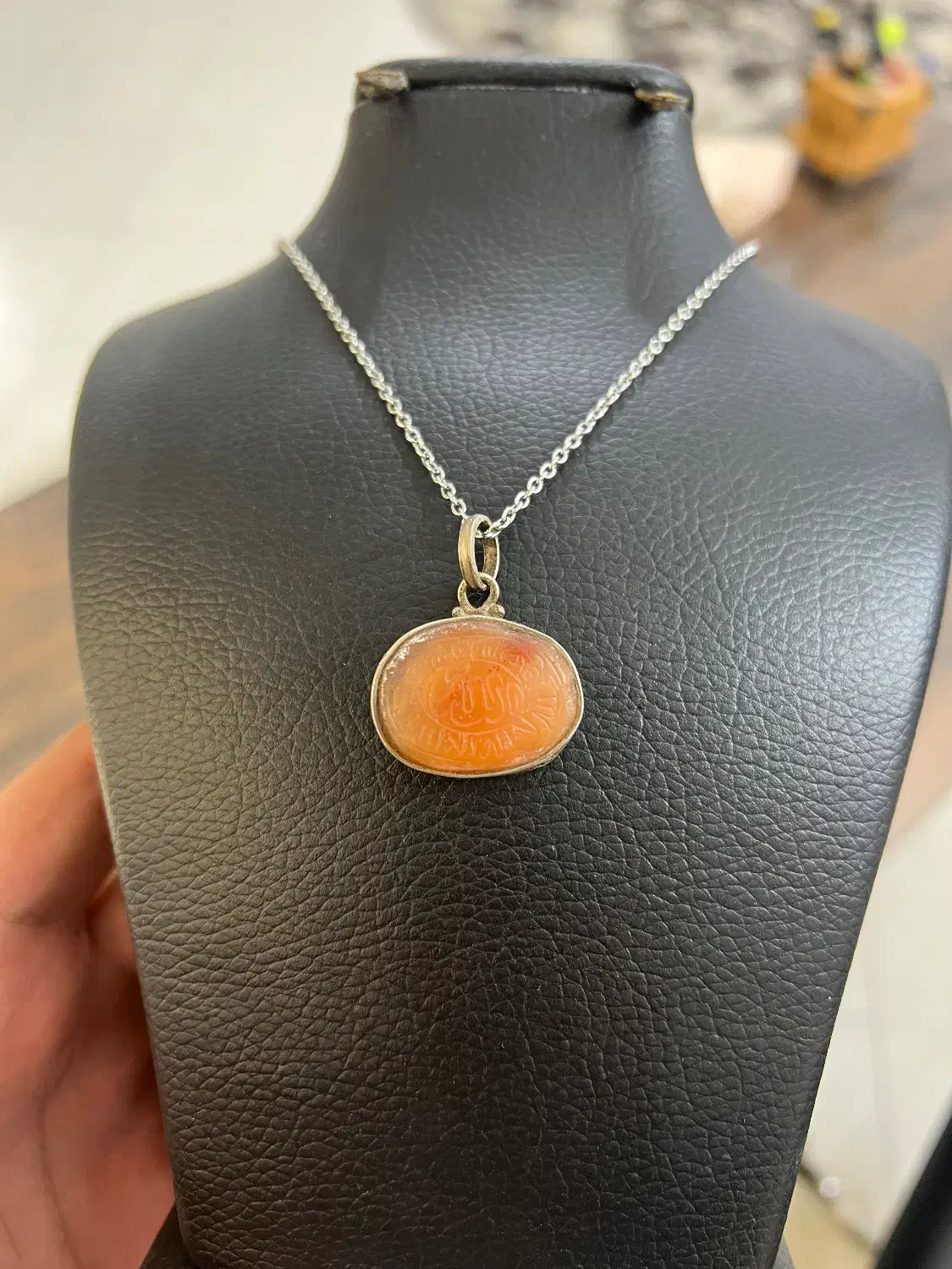 آویز عقیق خطی کوفی کهنه|کلکسیون اشیاء عتیقه|مشهد, آزادشهر|دیوار