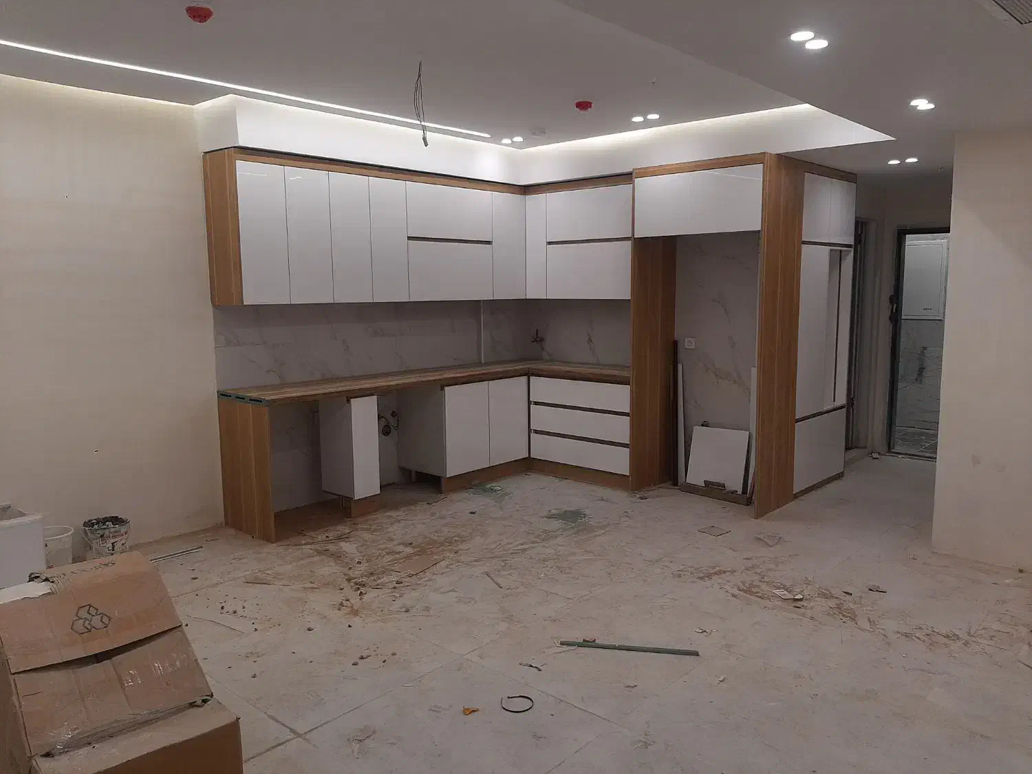 ۸۱مترنوسازکلید نخورده ط ۶ خ پیروزی بلوار نیکنام