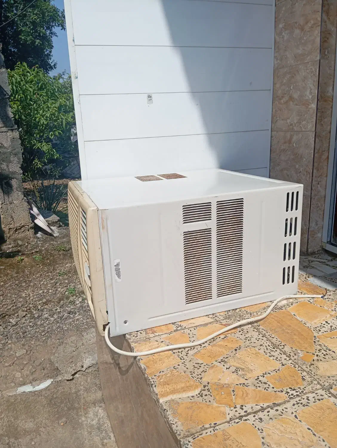 کولر گازی پنجرهای|کولر گازی و فنکوئل|رشت, سلیمانداراب|دیوار