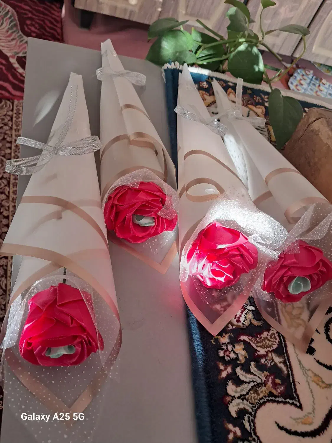 گل روبانی|گل مصنوعی|فیروزآباد (فارس), |دیوار